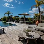 Contemporary With Views Of Cap D'antibes Hébergement de vacances