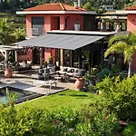Contemporary With Views Of Cap D'antibes Hébergement de vacances