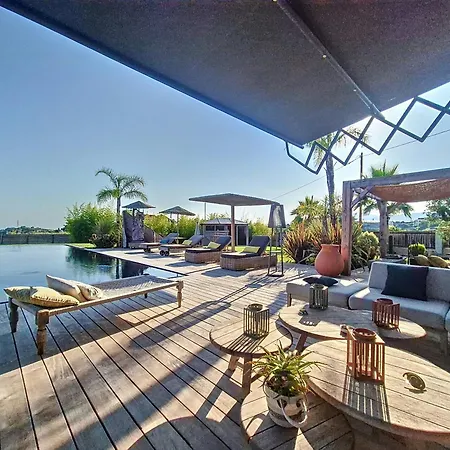 Feriehus Contemporary With Views Of Cap D'antibes