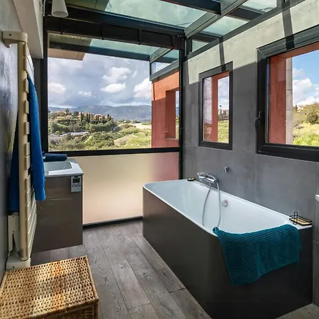 Contemporary With Views Of Cap D'antibes Feriehus Nice