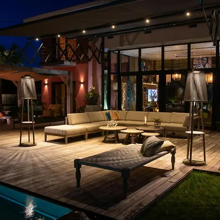 Feriehus Contemporary With Views Of Cap D'antibes *