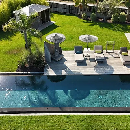 Nyaraló Contemporary With Views Of Cap D'antibes Nizza