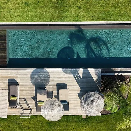 Сasa de vacaciones Contemporary With Views Of Cap D'antibes *
