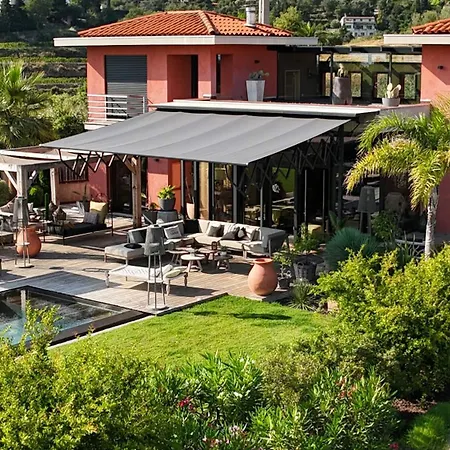 Contemporary With Views Of Cap D'antibes Сasa de vacaciones