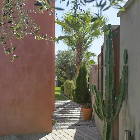 Contemporary With Views Of Cap D'antibes Nyaraló