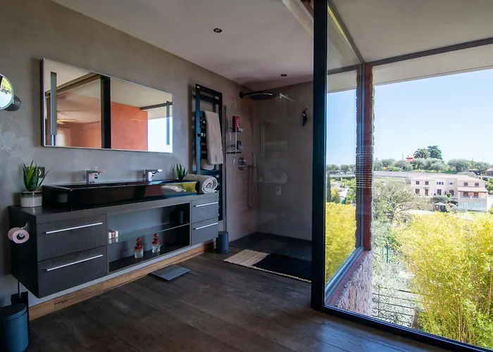 Prázdninový dům Contemporary With Views Of Cap D'antibes *