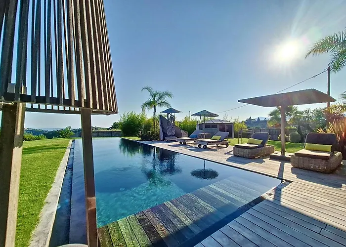 Contemporary With Views Of Cap D'antibes Prázdninový dům