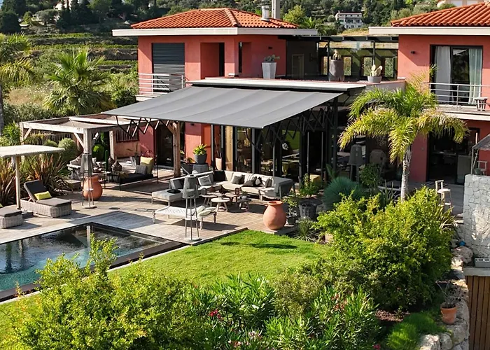 Contemporary With Views Of Cap D'antibes Prázdninový dům