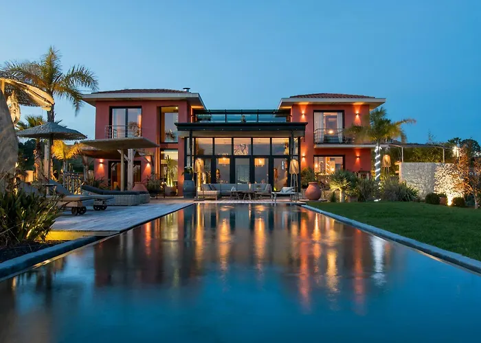 Contemporary With Views Of Cap D'antibes Prázdninový dům